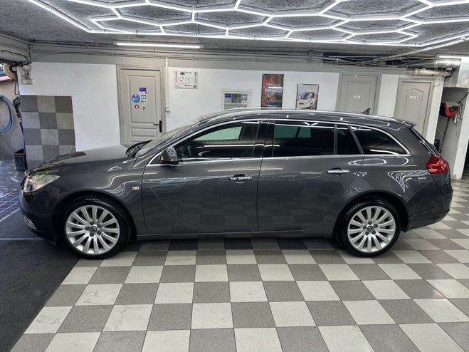 Opel Insignia SPORT TOURER 2.0 CDTI COSMO 160CV Gris anthracite metal de 2011
