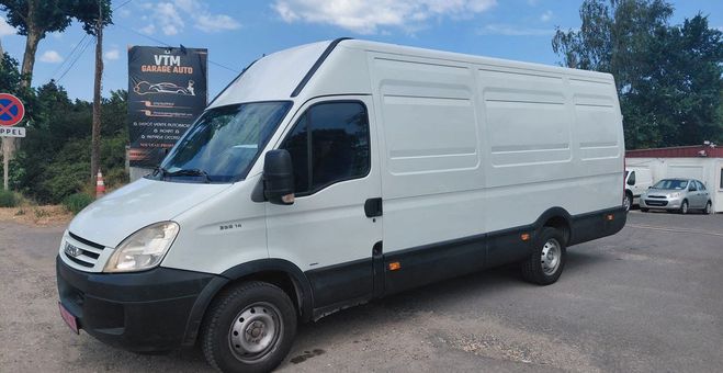 Iveco Daily Fourgon Blanc de 2009