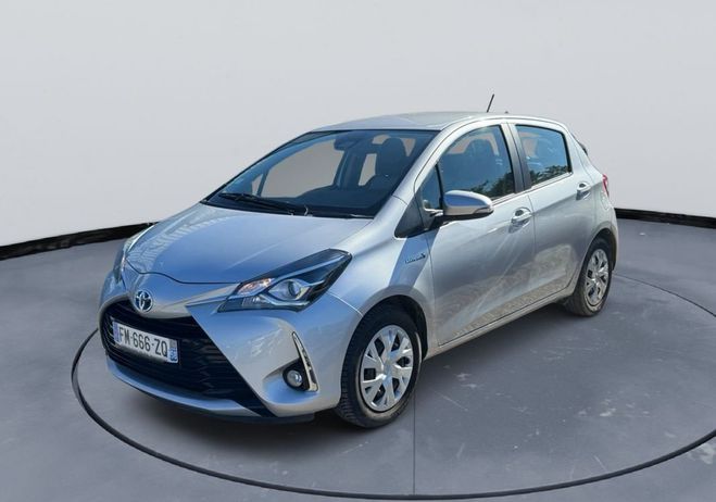 Toyota Yaris (3) 100H VVT-i CVT Business Gris de 2020