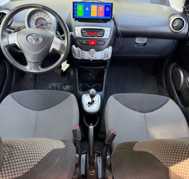 Toyota Aygo 1.0 essence bo�te auto 68cv Noir de 2012