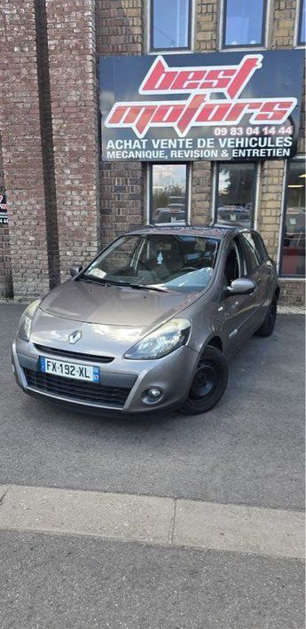  Voir d&eacute;tails -Renault Clio 3 Phase 2 TomTom &agrave; Woippy (57)