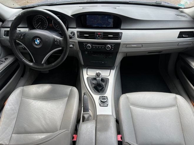BMW Serie 3 118d 2.0 143 ch Bleu de 2009