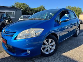  Voir d&eacute;tails -Toyota Auris 1.4 D-4D 90CH Active 5p &agrave; Gerzat (63)