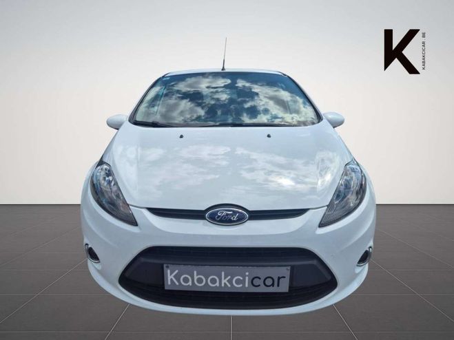 Ford Fiesta 1.4 TDCi Ambiente Voiture jeune Permis B Blanc de 