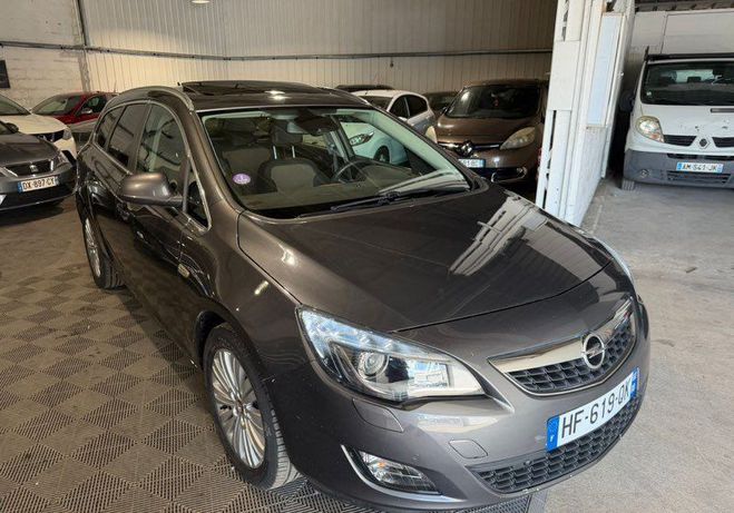Opel Astra j sport tourer 1.6 Autre de 2011