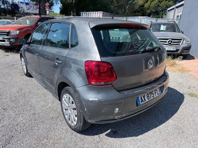 Volkswagen Polo 1.6 TDI 75CH FAP TRENDLINE 5P GRIS F de 2010