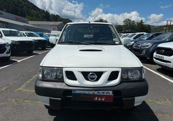  Voir d&eacute;tails -Nissan Terrano 2.7 DI 125CH ELEGANCE 3P &agrave; Murat (15)