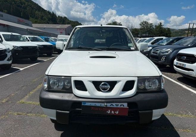 Nissan Terrano 2.7 DI 125CH ELEGANCE 3P Blanc de 2004