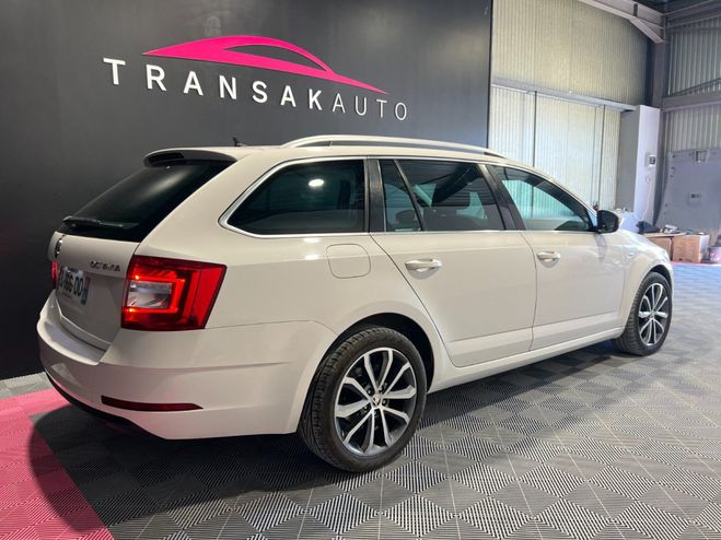 Skoda Octavia Combi 1.6 TDI 116 ch DSG7 Drive / DISTRI Blanc de 2017