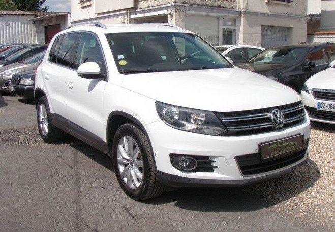 Volkswagen Tiguan (2) 2.0 TDI 110 BMUEMOTION TECHNOLOGY SP Blanc de 2014