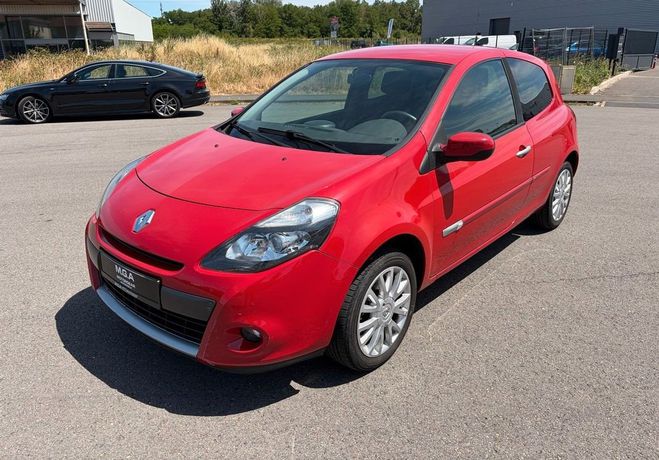 Renault Clio III 1.2 DYNAMIQUE 75 CH Rouge de 2010
