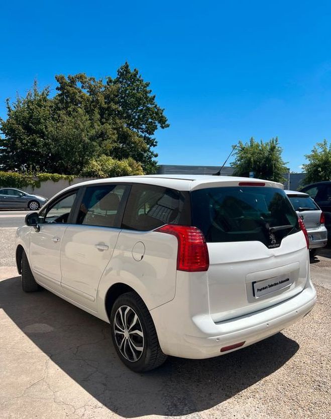 Peugeot 5008 1.6 HDi 115 Bo�te auto 7 Places Blanc de 2014