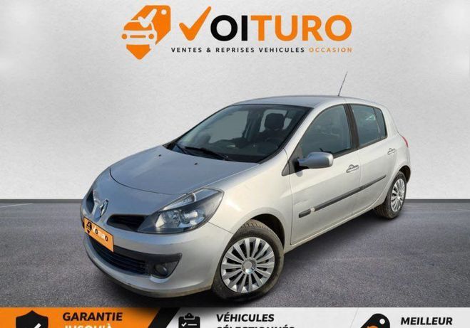 Renault Clio 3 5 Portes 1.4 i 16V 98 cv,R�vis�e,Suivi Autre de 2005