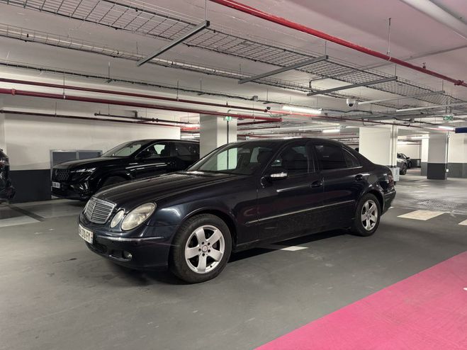Mercedes Classe E  Bleu M�tallis� de 2004