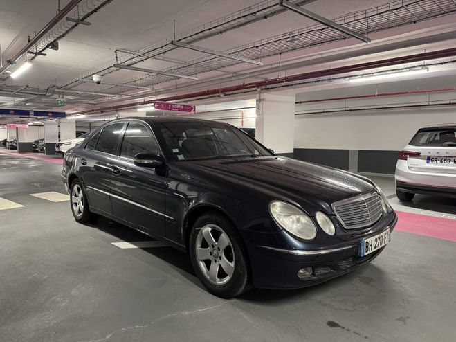 Mercedes Classe E  Bleu M�tallis� de 2004