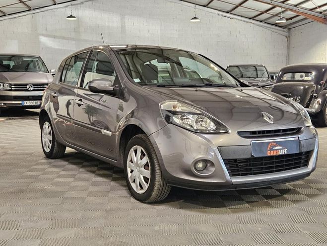 Renault Clio (III) PHASE 2 - 1.5 DCI 75CH AUTHENTIQUE Gris M�tallis� de 2011