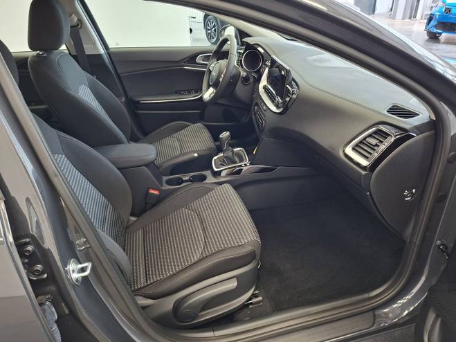 Kia Ceed SW 1.5 T-GDi 140 ch BVM6 Active gris de 2026