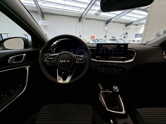 Kia Ceed SW 1.5 T-GDi 140 ch BVM6 Active gris de 2026