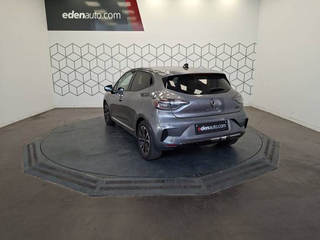Renault Clio E-Tech hybride 145 Techno gris de 2023