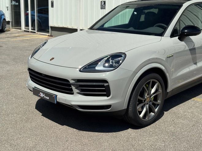 Porsche Cayenne COUPE 3.0 V6 E-HYBRID 462cv PLATINUM EDI Gris de 2022