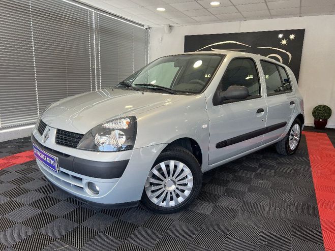 Renault Clio 1.2 AUTHENTIQUE 5P Grise de 2002