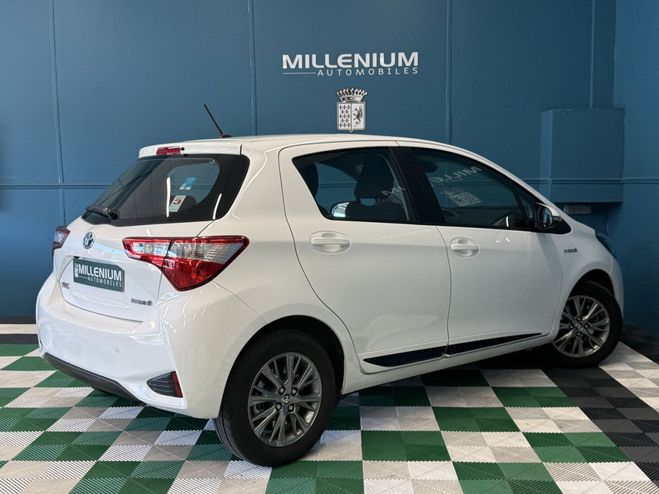 Toyota Yaris 100H DYNAMIC CONF PLUS RC18 HATCHBACK 5P Blanc de 2018