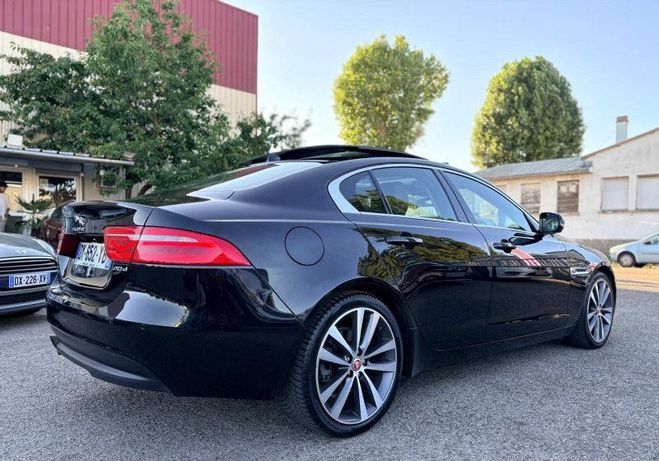 Jaguar XE 2.0D 180CH PORTFOLIO BVA8 Noir de 2016