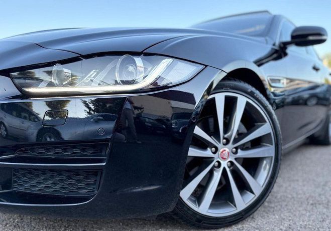 Jaguar XE 2.0D 180CH PORTFOLIO BVA8 Noir de 2016
