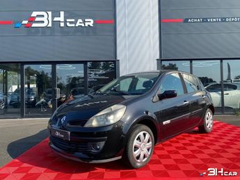  Voir d&eacute;tails -Renault Clio 1.6 110 INITIALE BVA &agrave; Audenge (33)