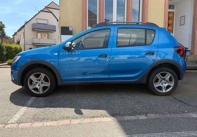 Dacia Sandero stepway 0.9 tce 90 ambiance bva radar de Bleu de 2018