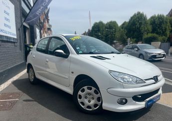  Voir d&eacute;tails -Peugeot 206 1.4 HDI 70 Ch &agrave; Nieppe (59)