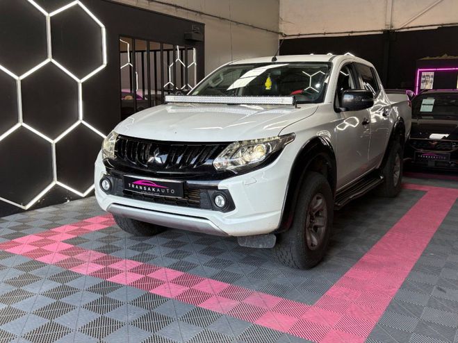 Mitsubishi L 200 DOUBLE CABINE BLACK COLLECTION  LIMITED  Blanc de 2018