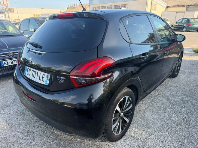 Peugeot 208 1.2 PURETECH ALLURE 5P NOIR de 2014