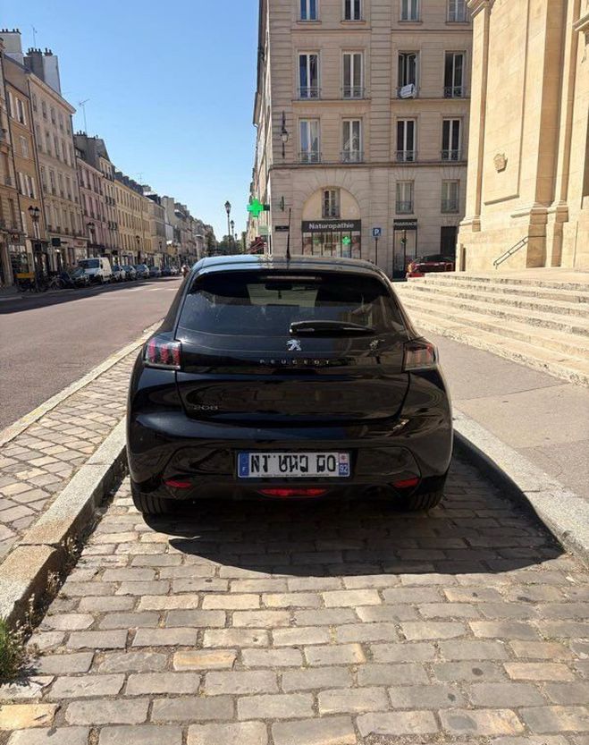 Peugeot 208 1,2 allure pack 110ch 5 portes Noir de 2021