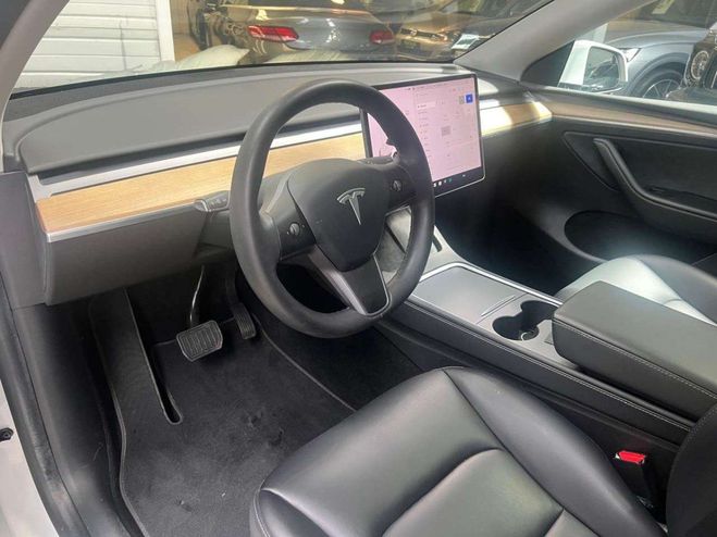 Tesla Model Y long range awd 352 ch 75 kwh 1 ere main Blanc de 2022