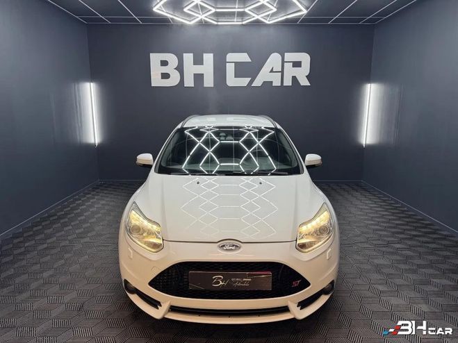 Ford Focus ST 2.0 250CV Blanc de 2012