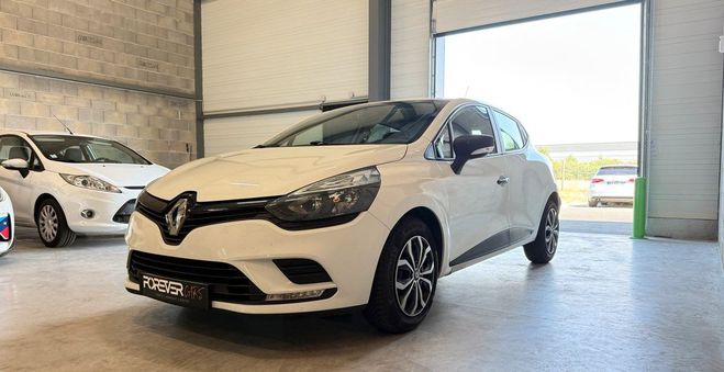 Renault Clio 1.5 dCi 75ch energy Business 5p CarPlay  Blanc de 2017