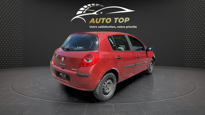 Renault Clio 1.2 16V 75CH CONFORT DYNAMIQUE 5P ROUGE de 2005