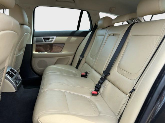 Jaguar XF Sportbrake 2.2 D 200 LUXE PREMIUM - 1ERE Gris de 2014