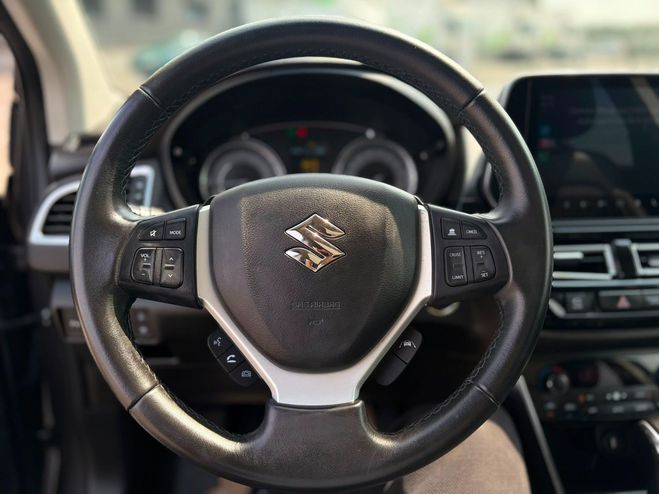 Suzuki S-Cross Comfort STYLE * SEMI CUIR * TOIT OUVRANT Gris de 2023