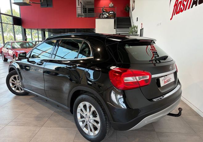 Mercedes Classe GLA Classe 200 CDi 136cv INSPIRATION-2016 Noir de 2016