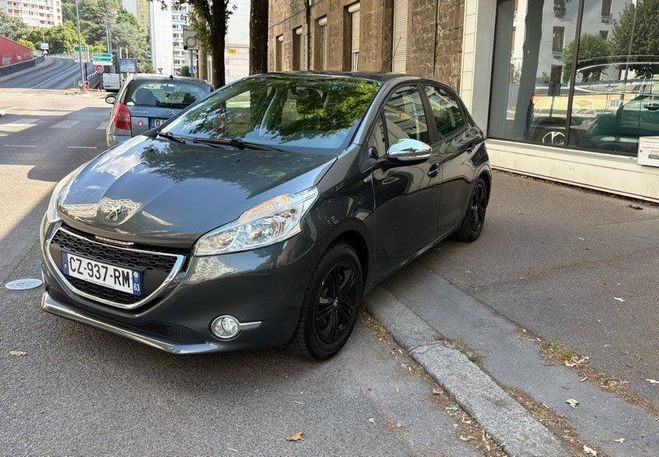 Peugeot 208 Urban Soul 1.2 Vti 82 2013 88000 kms Gris de 2013
