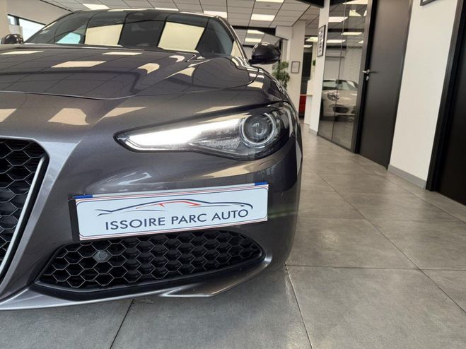 Alfa romeo Giulia 2.2 D 180CH BVA LUSSO Gris m�tallis� de 2016