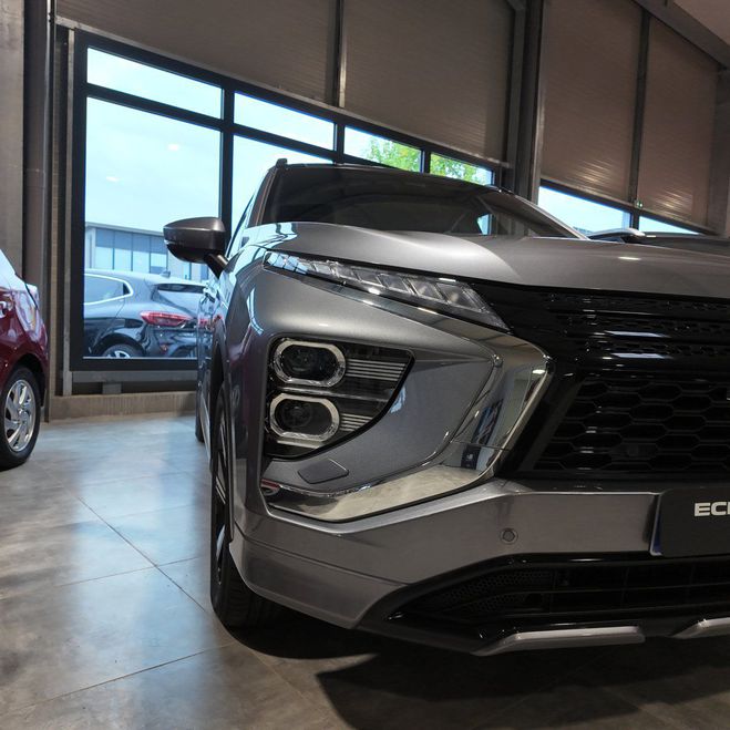 Mitsubishi Eclipse CROSS MY23 Instyle Gris de 2024