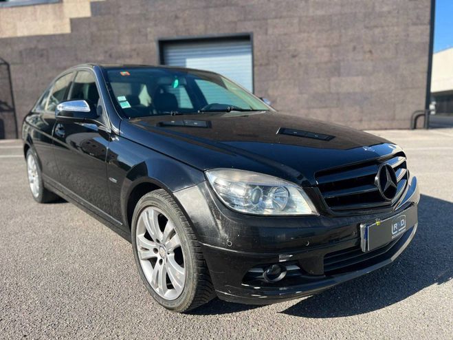 Mercedes Classe C c200 classic 2.2 cdi136cv vendu a pro un NOIR de 2008