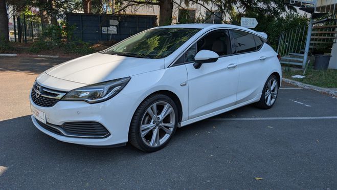 Opel Astra K Hatchback 1.4 i 16V Turbo 150 cv Blanc de 2017