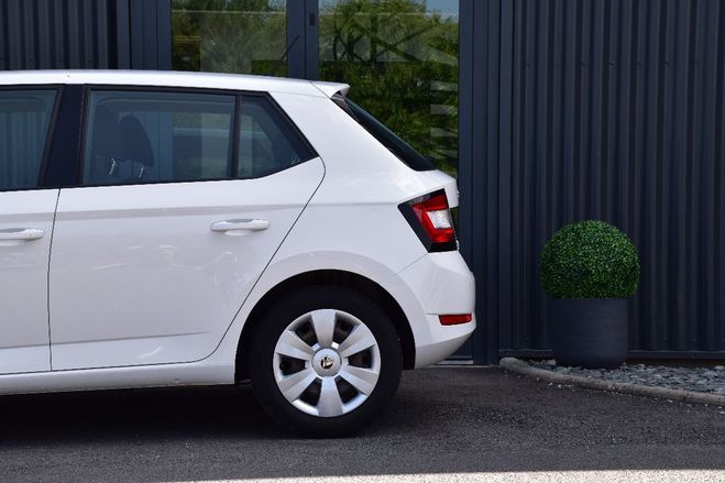 Skoda Fabia III (2) 1.0 TSI 95 BUSINESS BLANC VERNI de 2021