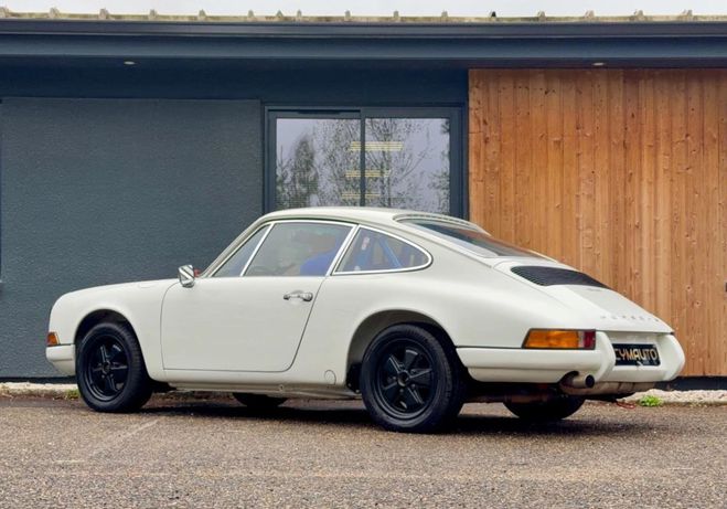 Porsche 911 2.2 - Restauration compl�te Blanc de 1970