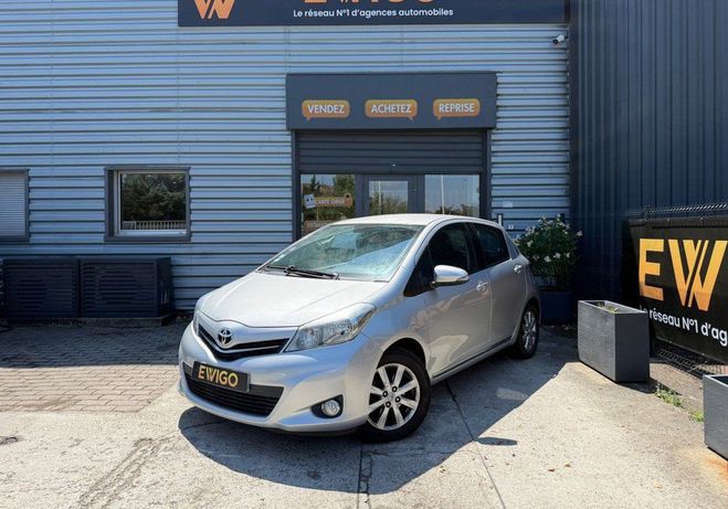 Toyota Yaris 1.3 VVTI 100ch Cam�ra de Recul Gris de 2013