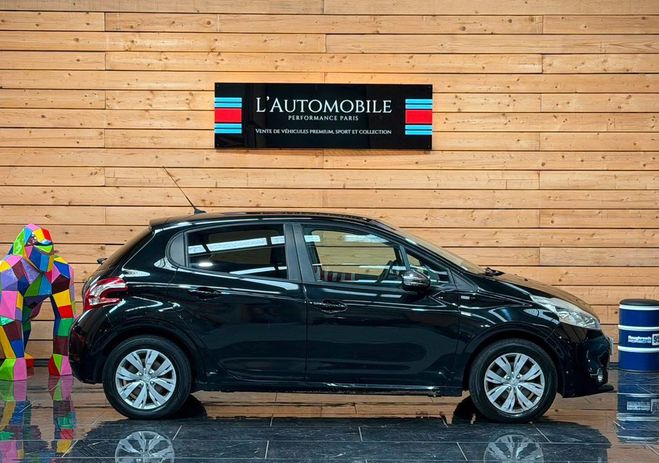 Peugeot 208 1.2 82ch garantie 12 mois Noir de 2015